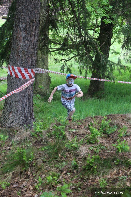 dzien-dziecka-w-deszczu-i-bocie-foto-63431