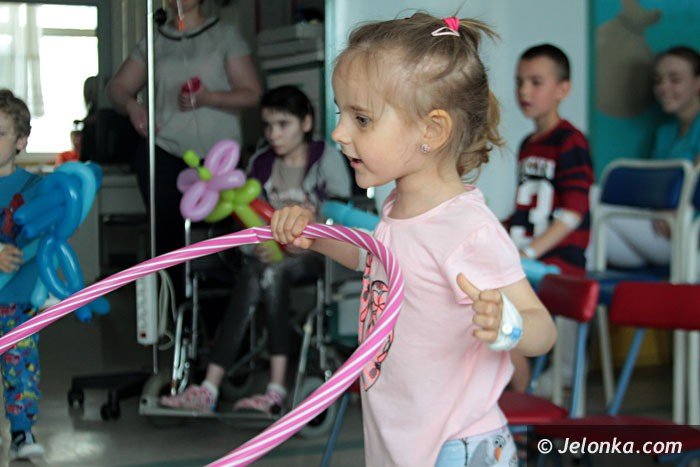 terapia-zabawa-i-smiechem-szpitalnych-dzieci-foto-63489