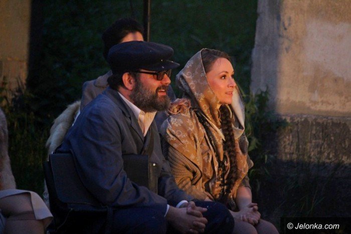 powojenne-podworko-z-teatrem-modrzejewskiej-foto-63528