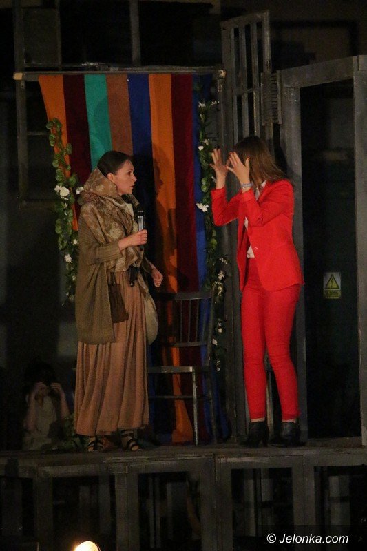 powojenne-podworko-z-teatrem-modrzejewskiej-foto-63528
