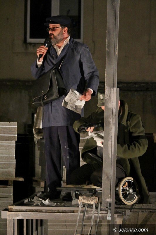 powojenne-podworko-z-teatrem-modrzejewskiej-foto-63528