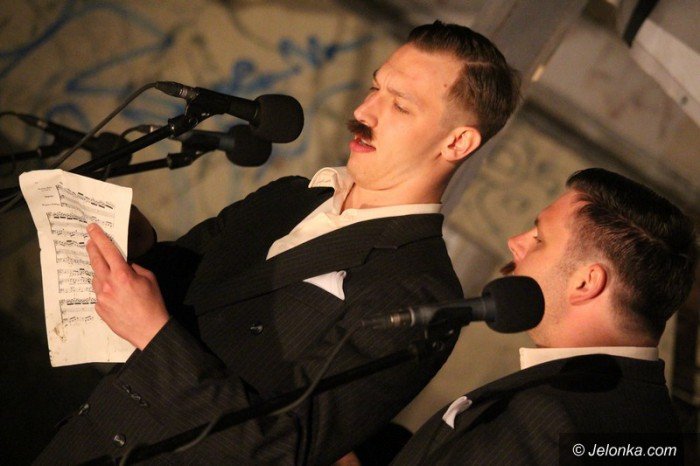 powojenne-podworko-z-teatrem-modrzejewskiej-foto-63528