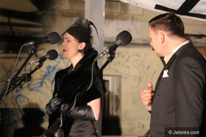 powojenne-podworko-z-teatrem-modrzejewskiej-foto-63528