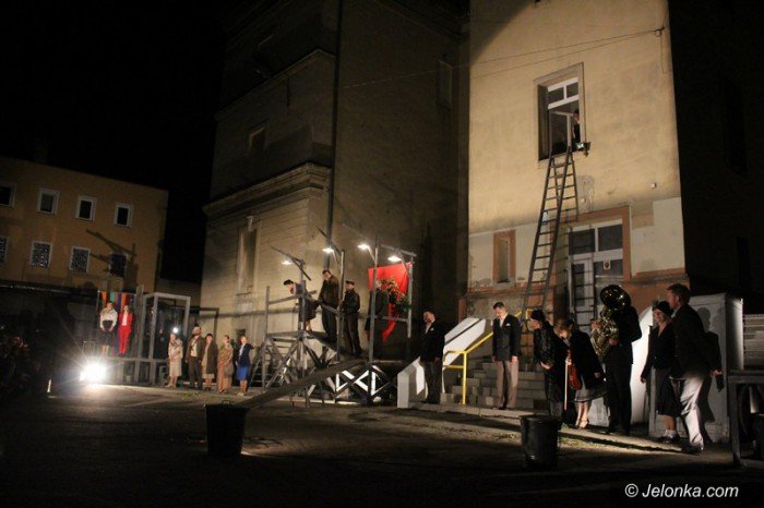 powojenne-podworko-z-teatrem-modrzejewskiej-foto-63528