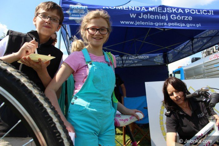 mieszkancy-osiedla-czarne-poznawali-sie-foto-63544