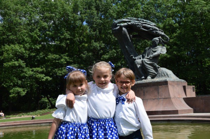 dzieci-z-okraglaczka-w-belwederze-foto-63585