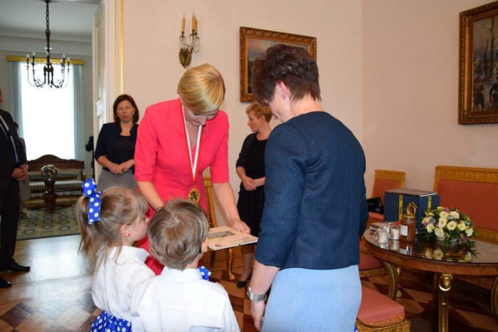 dzieci-z-okraglaczka-w-belwederze-foto-63585