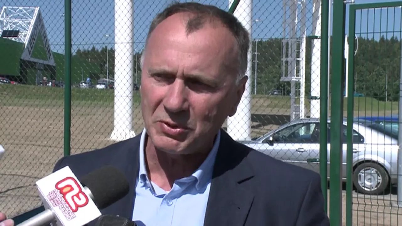 proba-wody-na-miejskim-stadionie-video-63769