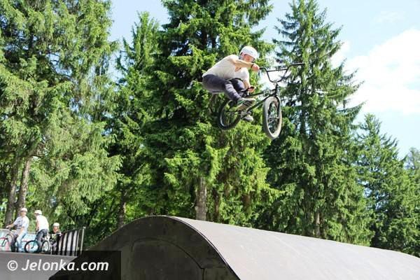 Obecnie miłośnicy ekstremalnej jazdy na rowerach korzystają m.in. ze skateparku przy ul. Lubańskiej, ale pumptruck daje o wiele większe możliwości