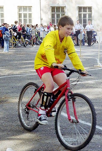 Brakuje odpowiednich stojaków, aby można było zostawić tam rower.
