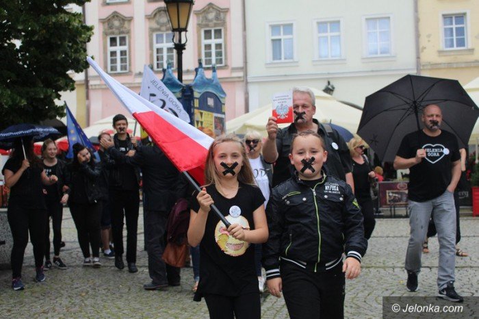 czarny-protest-kodu-foto-63972