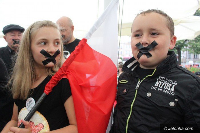 czarny-protest-kodu-foto-63972