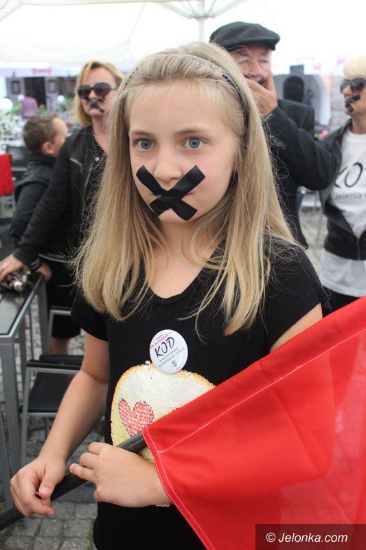czarny-protest-kodu-foto-63972