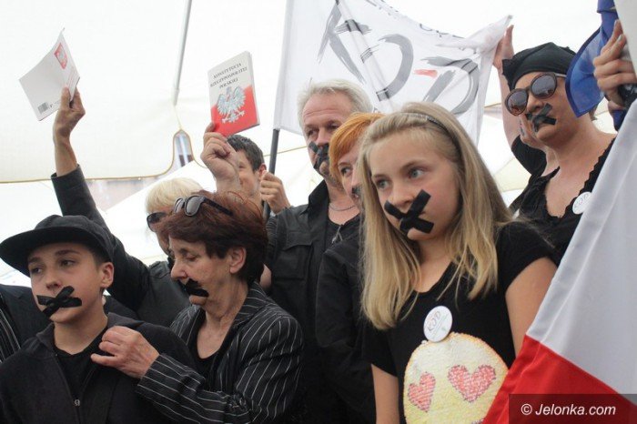 czarny-protest-kodu-foto-63972