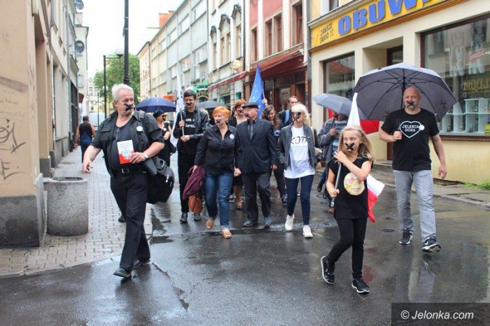 czarny-protest-kodu-foto-63972