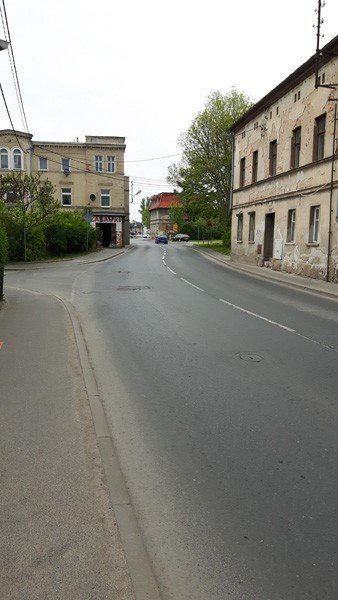 za-waskie-chodniki-w-cieplicach-foto-64027