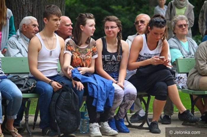 zumba-w-parku-zdrojowym-dziao-sie-foto-64033