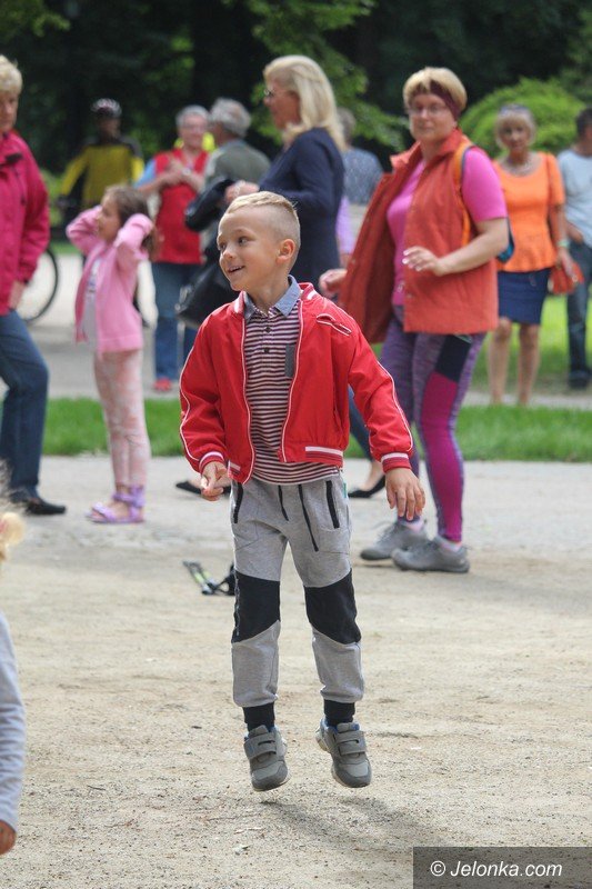 zumba-w-parku-zdrojowym-dziao-sie-foto-64033