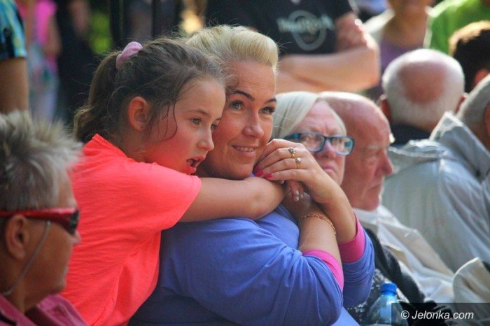 zumba-w-parku-zdrojowym-dziao-sie-foto-64033