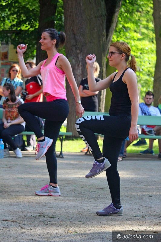 zumba-w-parku-zdrojowym-dziao-sie-foto-64033