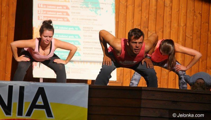 zumba-w-parku-zdrojowym-dziao-sie-foto-64033