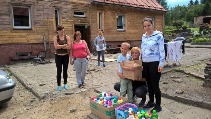 pomoc-samotnym-matkom-od-kolejnych-uczniow-foto-64035