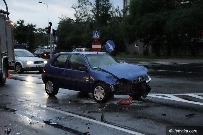 kolizja-dwoch-citroenow-na-zabobrzu-foto-64106