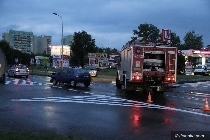 kolizja-dwoch-citroenow-na-zabobrzu-foto-64106