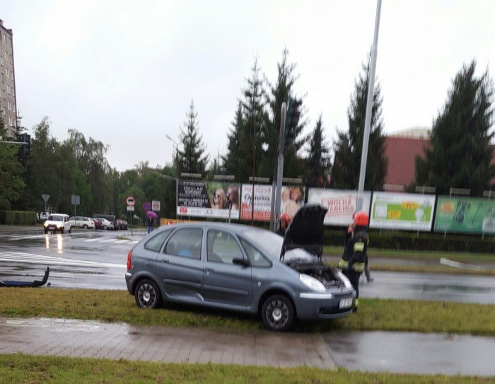 kolizja-dwoch-citroenow-na-zabobrzu-foto-64106