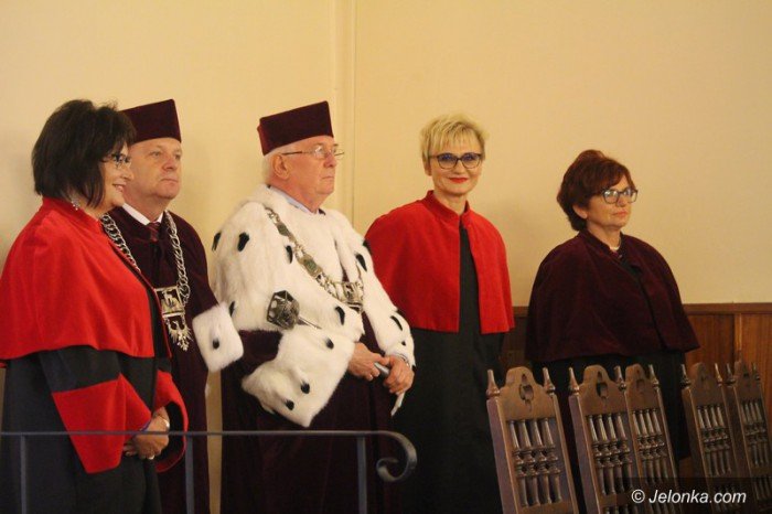 w-kpsw-absolwenci-otrzymali-dyplomy-foto-64129