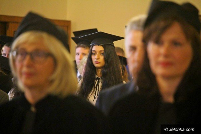 w-kpsw-absolwenci-otrzymali-dyplomy-foto-64129