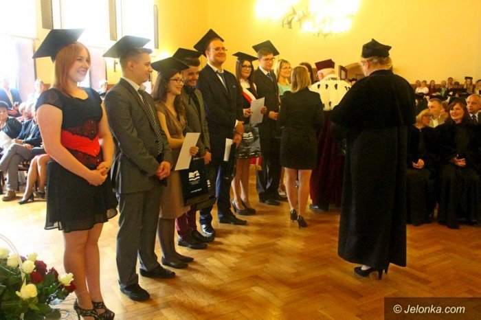 w-kpsw-absolwenci-otrzymali-dyplomy-foto-64129