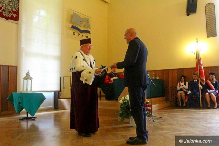 w-kpsw-absolwenci-otrzymali-dyplomy-foto-64129