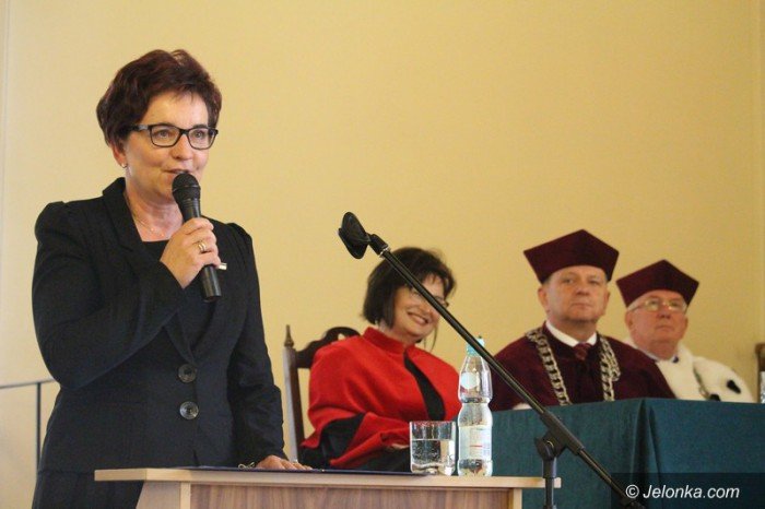 w-kpsw-absolwenci-otrzymali-dyplomy-foto-64129