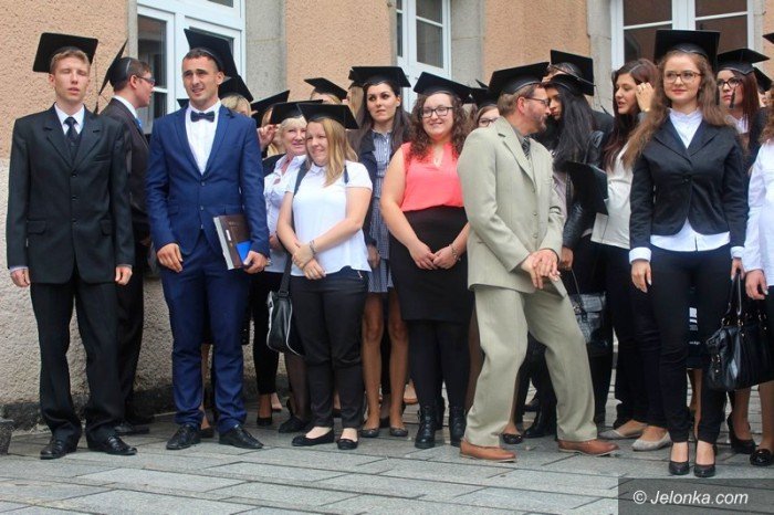 w-kpsw-absolwenci-otrzymali-dyplomy-foto-64129