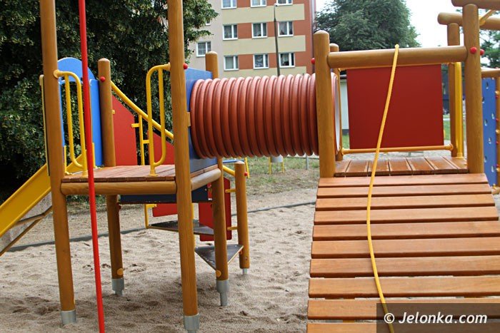 nowy-plac-zabaw-na-zabobrzu-juz-po-odbiorze-foto-64146