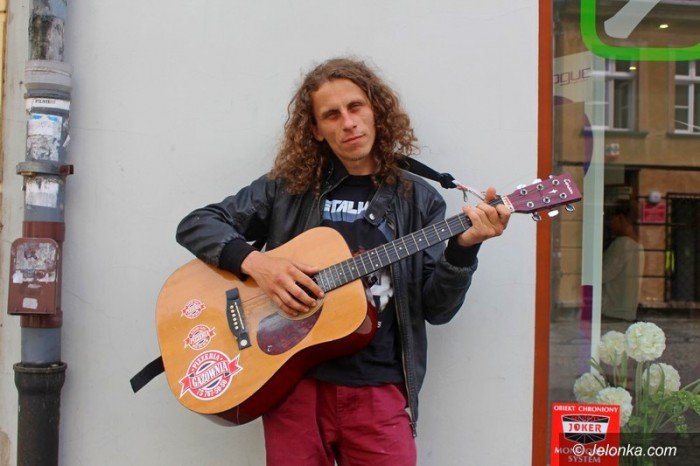 gitara-staszka-nagajka-w-nowych-rekach-foto-64222