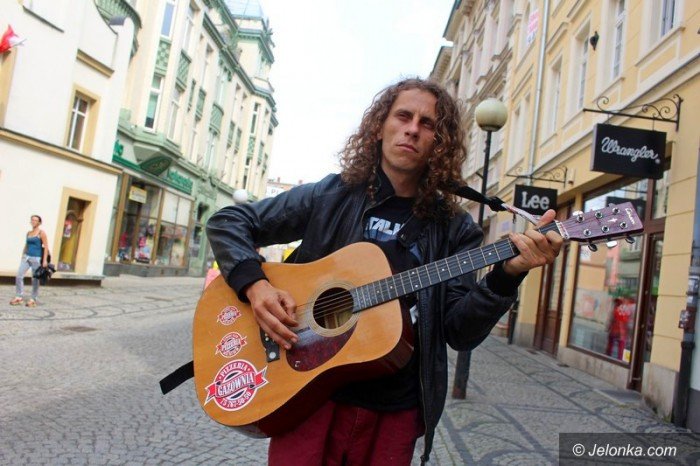 gitara-staszka-nagajka-w-nowych-rekach-foto-64222