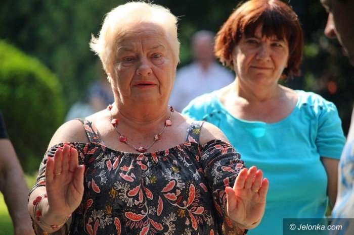 trenowali-tai-chi-w-parku-zdrojowym-foto-64246