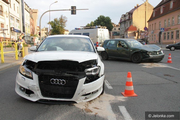 zderzenie-dwoch-aut-przy-baszcie-grodzkiej-foto-64265