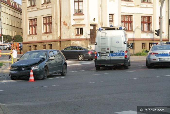 zderzenie-dwoch-aut-przy-baszcie-grodzkiej-foto-64265