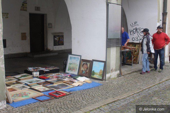 kolekcjonerzy-na-placu-ratuszowym-foto-64274