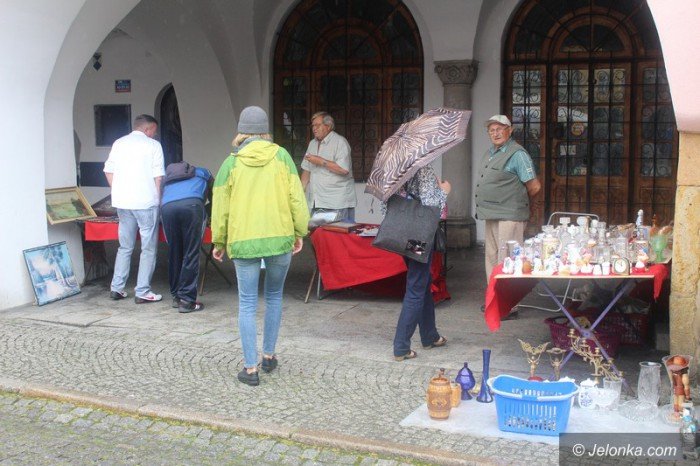 kolekcjonerzy-na-placu-ratuszowym-foto-64274