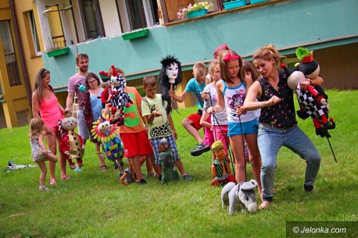 czeskie-bajki-i-sztuczki-cyrkowe-na-podworku-foto-64288