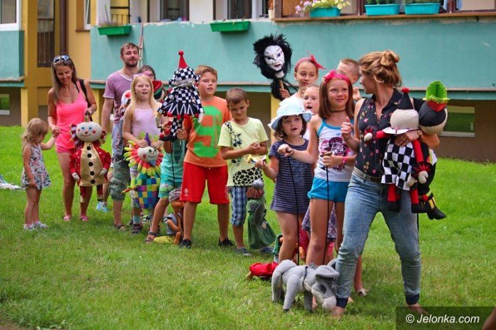 czeskie-bajki-i-sztuczki-cyrkowe-na-podworku-foto-64288