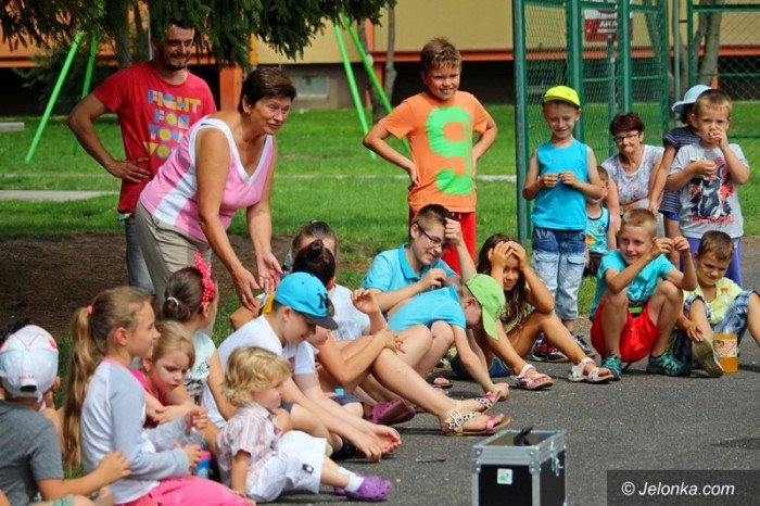 czeskie-bajki-i-sztuczki-cyrkowe-na-podworku-foto-64288