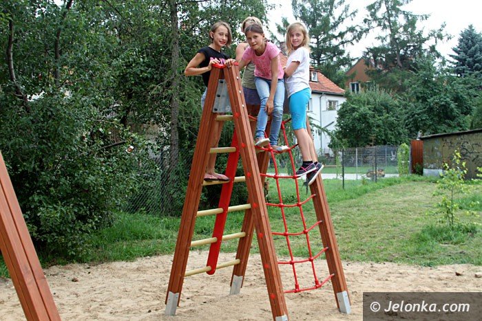 nowy-plac-zabaw-tuz-przed-odbiorem-foto-64304