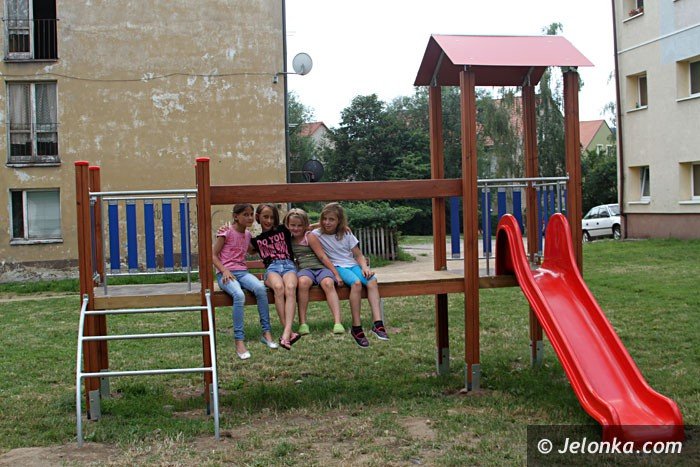 nowy-plac-zabaw-tuz-przed-odbiorem-foto-64304