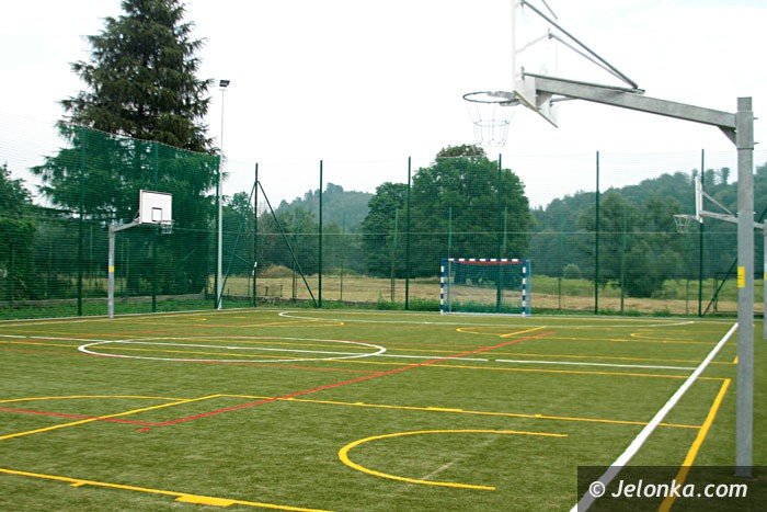 boisko-przy-piatce-do-drobnych-poprawek-foto-64324