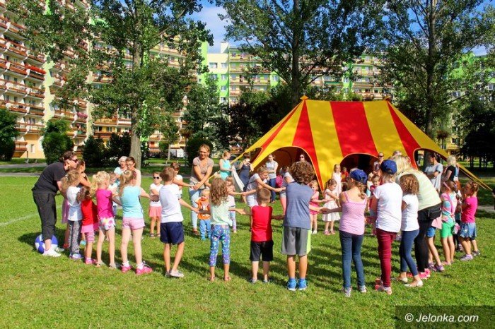 sonce-czy-deszcz-zabawa-przednia-jest-foto-64342